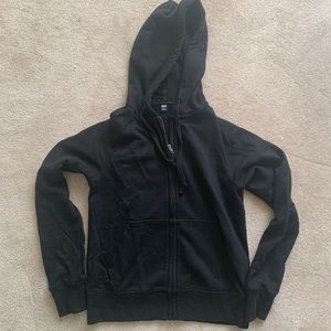 uniqlo black zip up hoodie